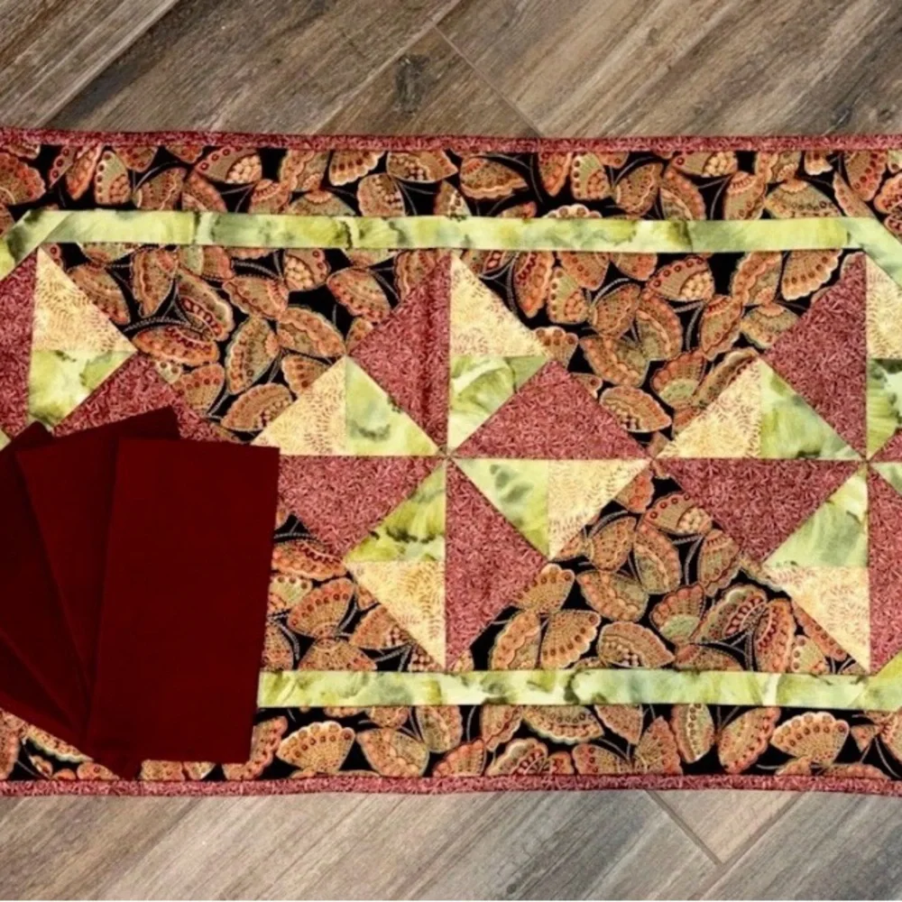 Vintage Geometric Table Runner Butterflies & 4 Napkins